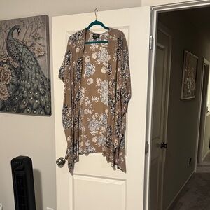 Angie Tan and White Floral Kimono Jacket